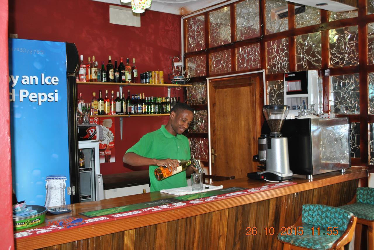 Little Woods Inn Mbarara Ngoại thất bức ảnh