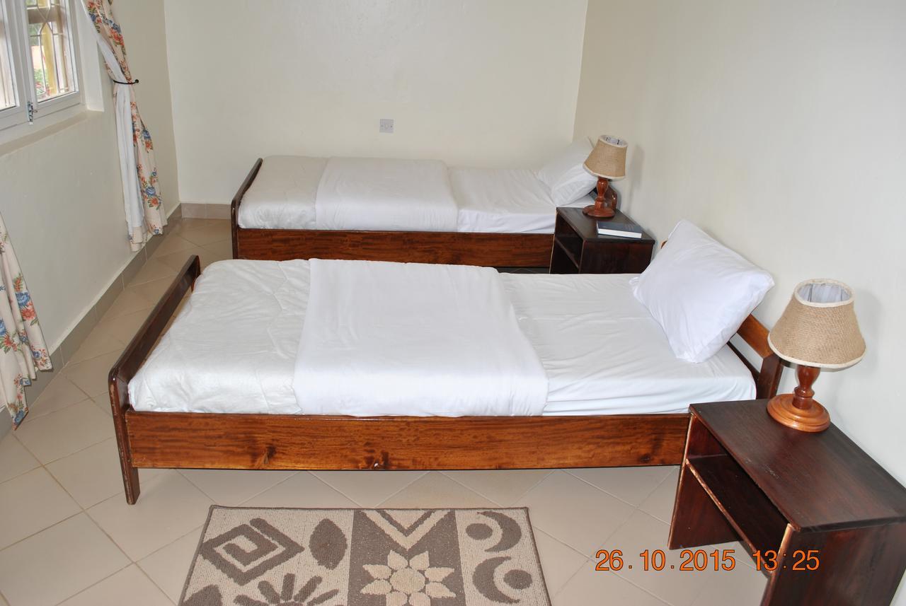 Little Woods Inn Mbarara Ngoại thất bức ảnh