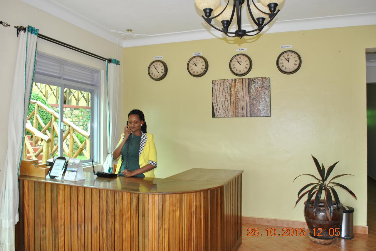Little Woods Inn Mbarara Ngoại thất bức ảnh