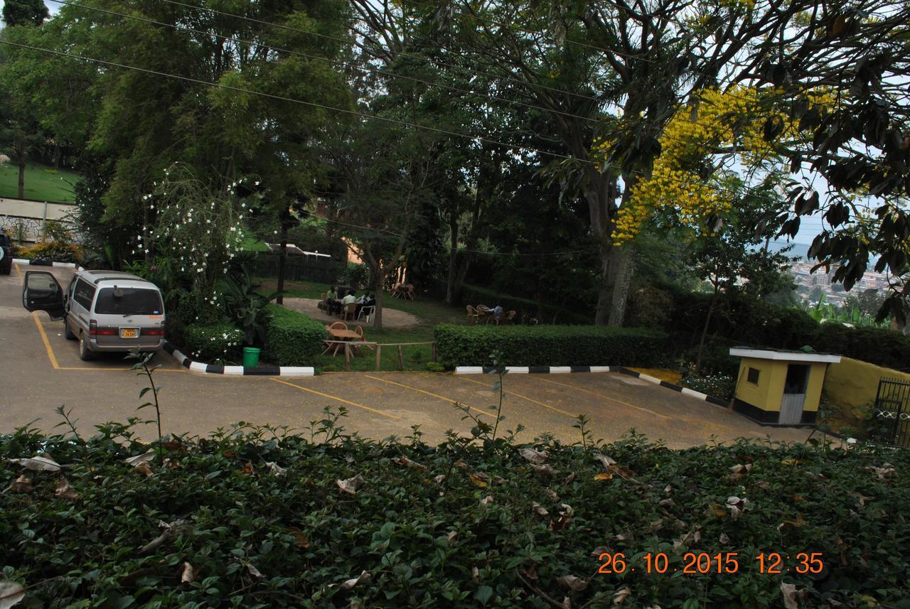 Little Woods Inn Mbarara Ngoại thất bức ảnh
