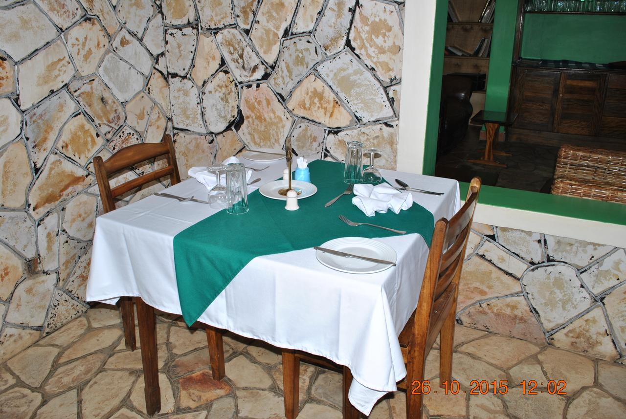 Little Woods Inn Mbarara Ngoại thất bức ảnh